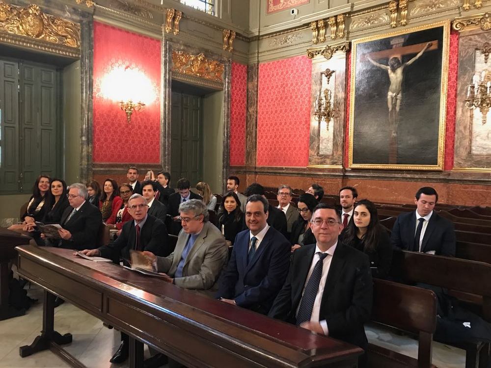 Madrid sentados banco Tribunal