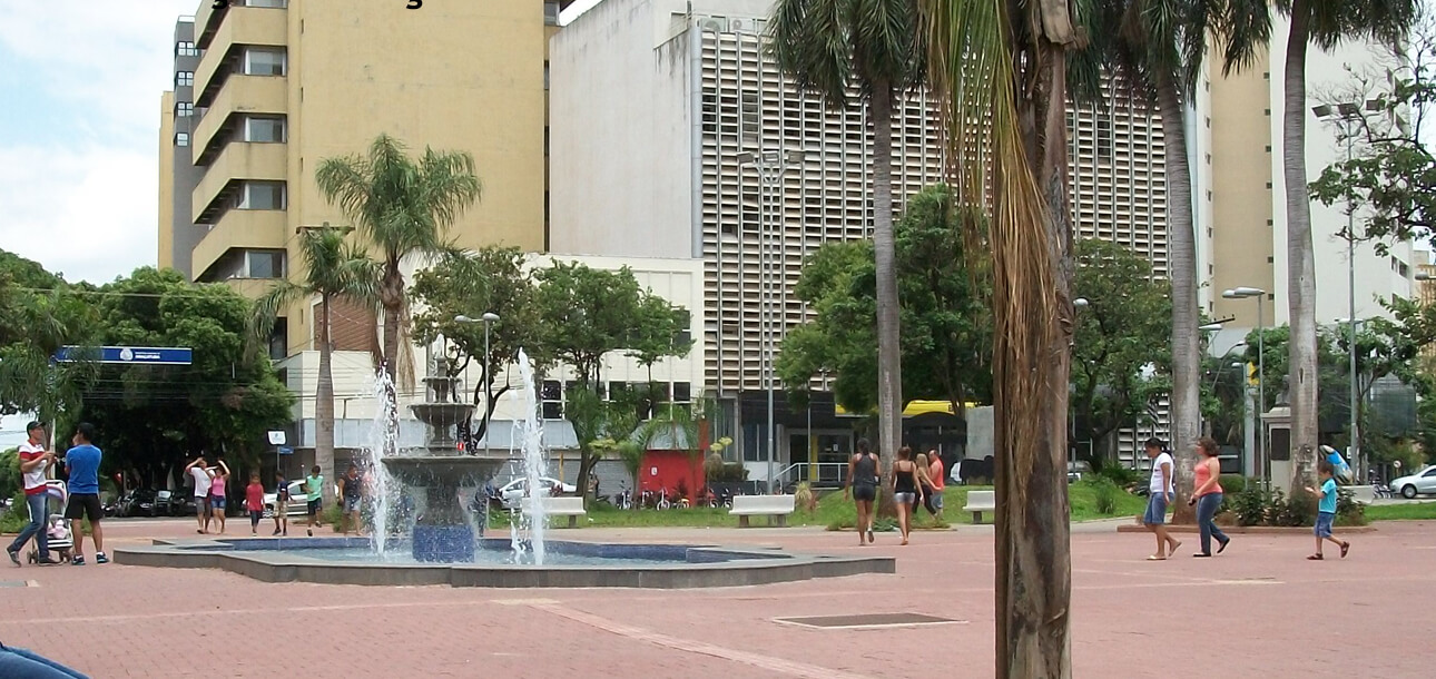 Imagem de uma rua na cidade de Araçatuba