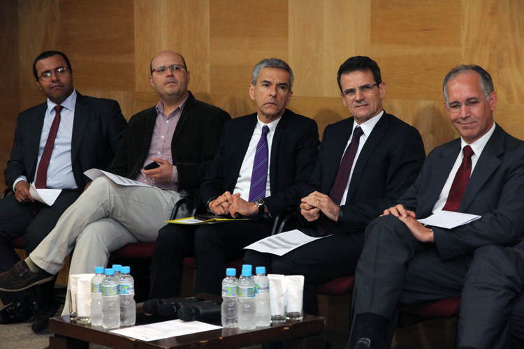 Subprocurador-Geral de Relações Externas, Arnaldo Hossepian (ao centro): um dos expositores do seminário