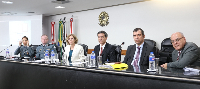 Evento realizado na OAB para discutir violência contra idoso